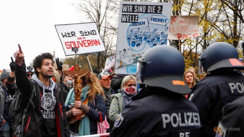 Thousands protest in Berlin against Merkel's COVID-19 plans Thousands protest in Berlin against Merkel's COVID-19 plans
