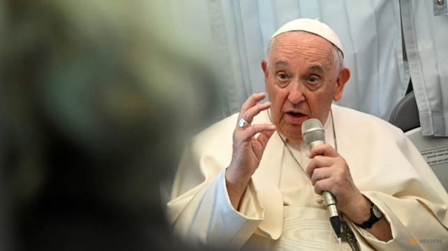Pope says countries should not 'play games' with Ukraine on arms aid