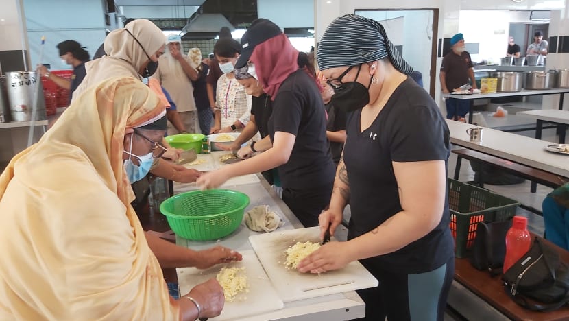 'It’s beautiful to see everyone working in harmony': Malaysia volunteers out in force to aid flood victims 'It’s beautiful to see everyone working in harmony': Malaysia volunteers out in force to aid flood victims