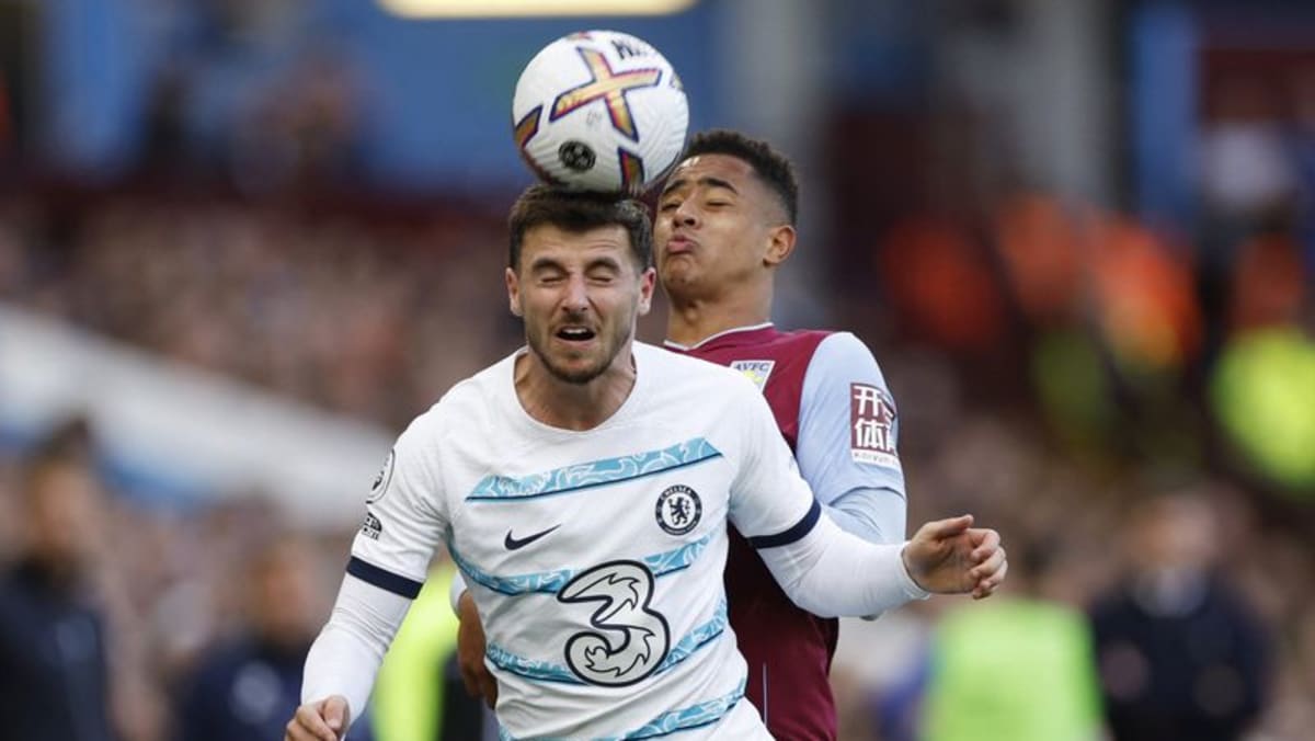 Chelsea mempertahankan lajunya saat Mount mencetak dua gol dalam kemenangan di Villa