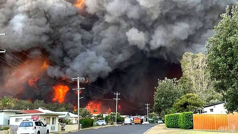2 maut, 100 rumah musnah akibat kebakaran belukar di Australia 2 maut, 100 rumah musnah akibat kebakaran belukar di Australia