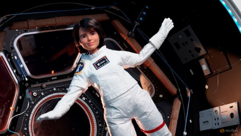 Astronaut Barbie doll jets off on zero gravity flight Astronaut Barbie doll jets off on zero gravity flight