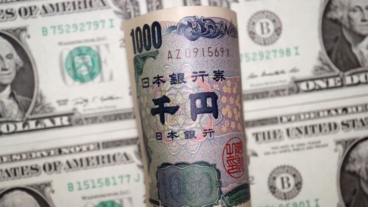 Yenen faller til et nytt lavpunkt i 24 år mot amerikanske dollar