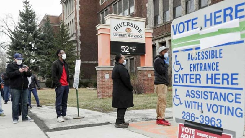 Wisconsin holds primary vote despite coronavirus crisis