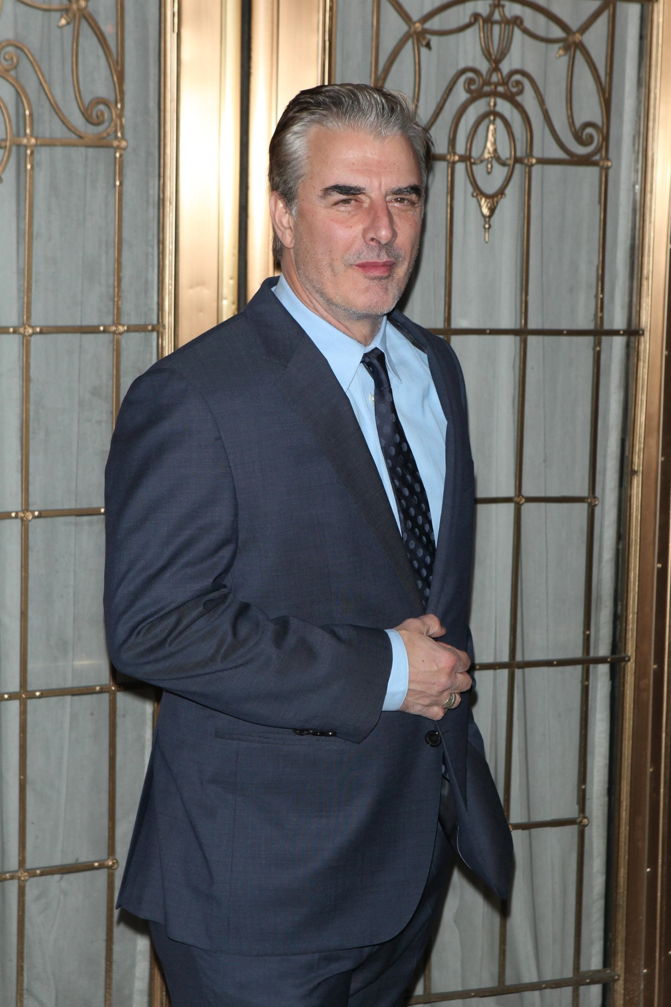 Chris Noth latest news & coverage 8days