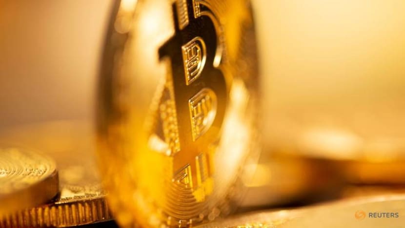Bitcoin off record highs, slumps 7per cent in volatile trade Bitcoin off record highs, slumps 7per cent in volatile trade