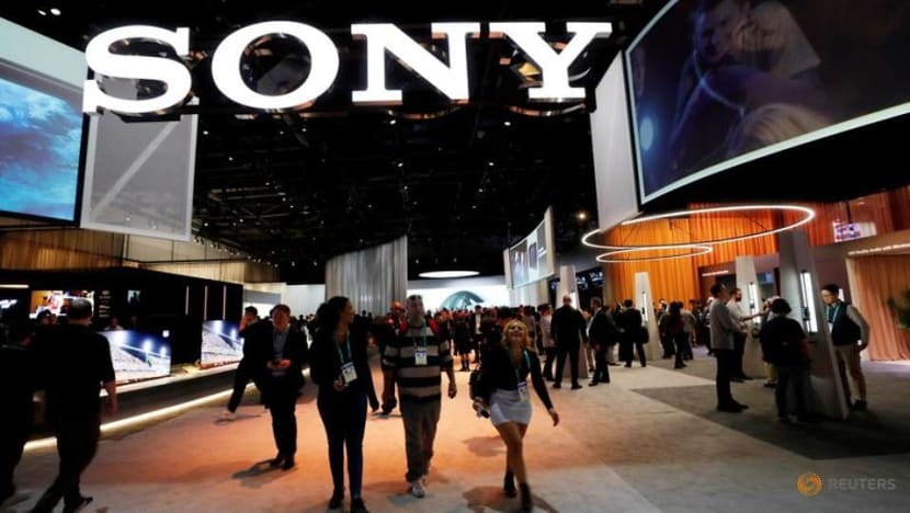 Third Point sells Sony ADRs; still owns large amount of Tokyo stock -source