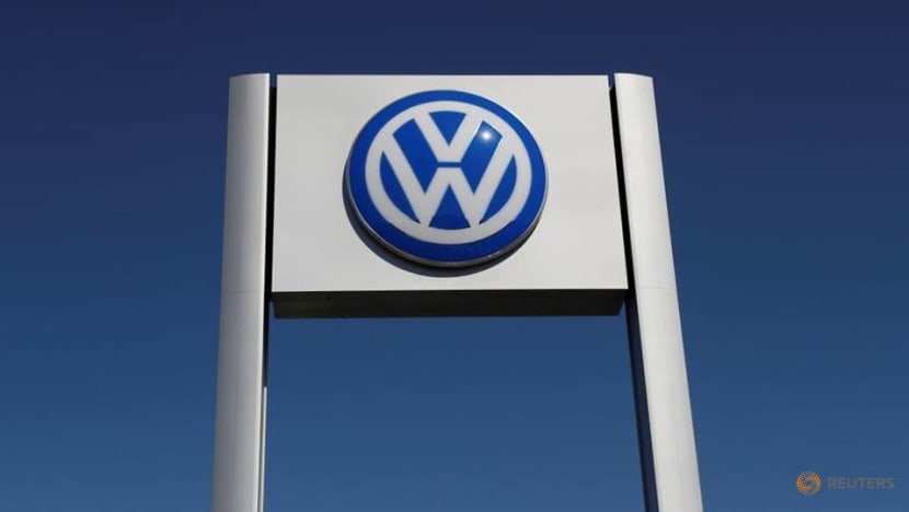 Volkswagen seeks partnerships for battery materials 'race' Volkswagen seeks partnerships for battery materials 'race'