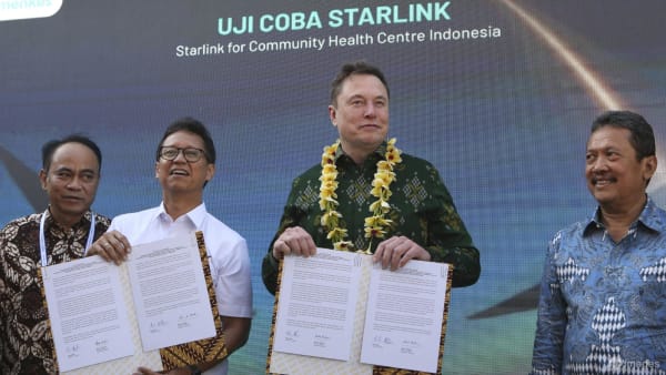 Musk, Indonesian health minister, launch Starlink for health sector