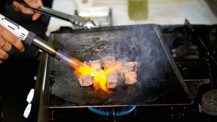 Huoyanshaiziniu's $6.90 Flame-Grilled Beef Cubes Affordable But Hit-Or-Miss