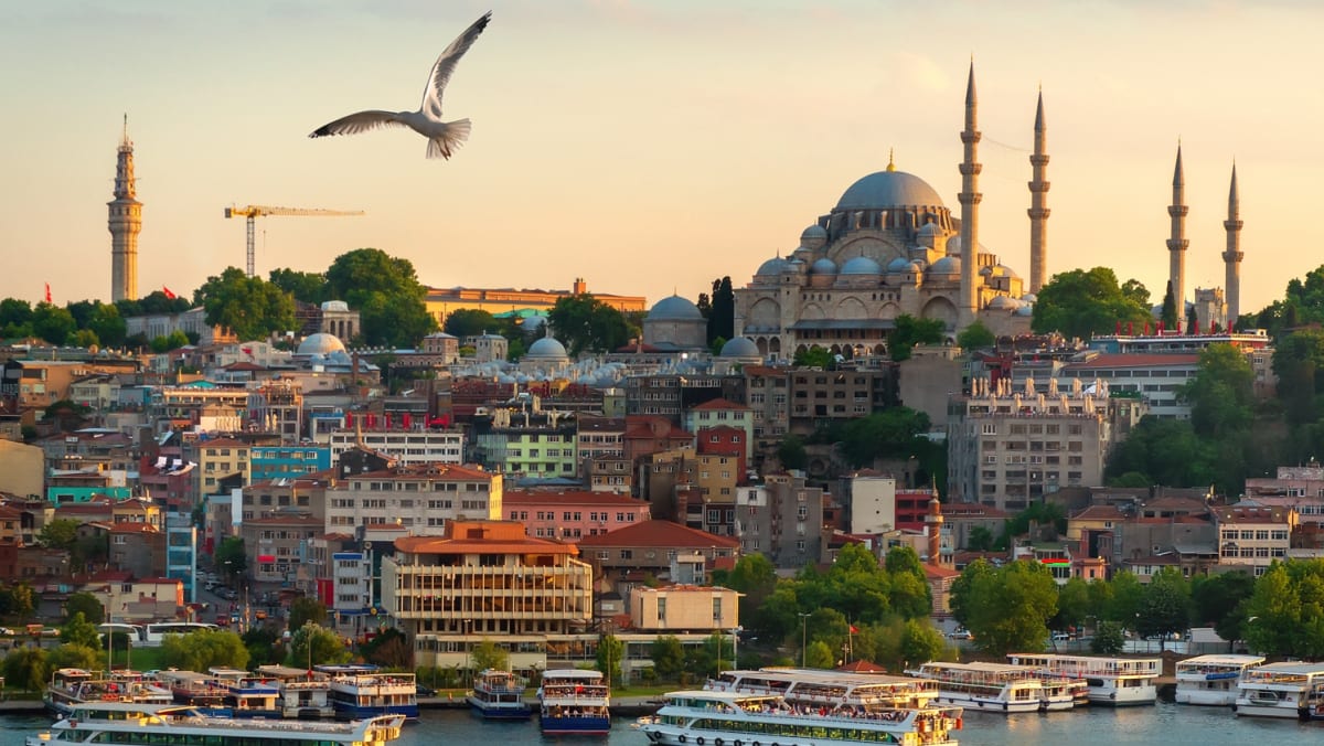 Yunanistan ve Türkiye’ye destansı bir yolculuğa çıkmak nasıl bir şey: antik harikalar ve Akdeniz yemekleri