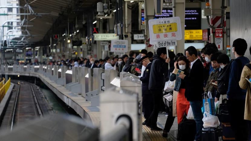 Japan lifts coronavirus travel curbs to help economy bounce back Japan lifts coronavirus travel curbs to help economy bounce back