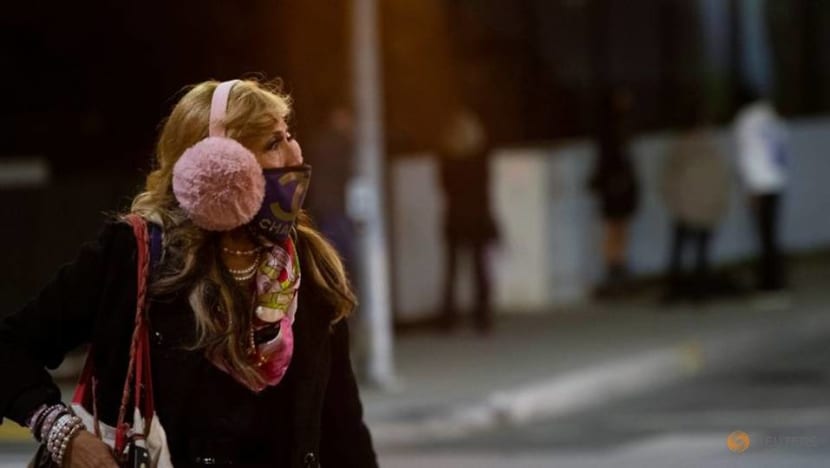 US hits 12 million COVID-19 cases as many Americans defy Thanksgiving travel guidance US hits 12 million COVID-19 cases as many Americans defy Thanksgiving travel guidance