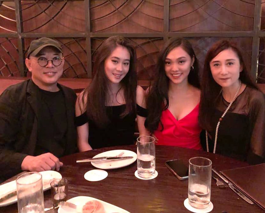Jet Li Posts Rare Photo Of Wife Nina Li Chi And Their Two Daughters On His 57th Birthday; Internet Goes Crazy Jet Li Posts Rare Photo Of Wife Nina Li Chi And Their Two Daughters On His 57th Birthday; Internet Goes Crazy