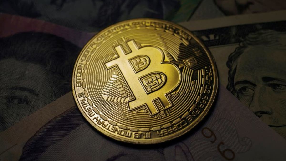 Bitcoin once again slips below $20,000