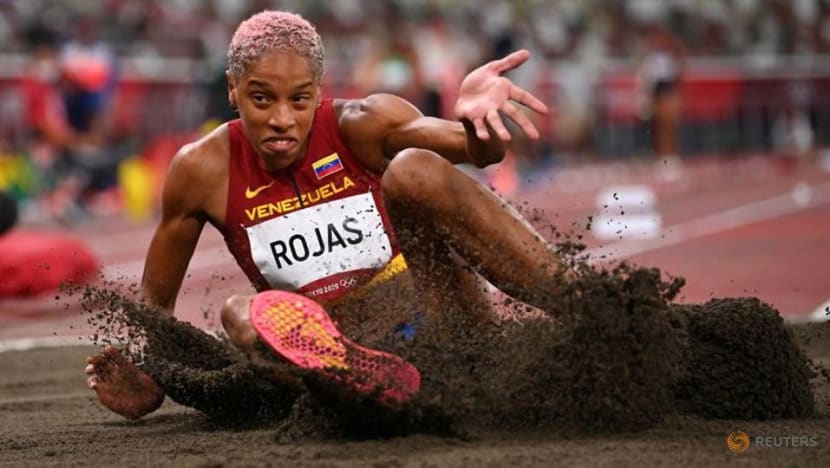 Olympics-Athletics-Rojas stays on course to make golden leap for Venezuela Olympics-Athletics-Rojas stays on course to make golden leap for Venezuela
