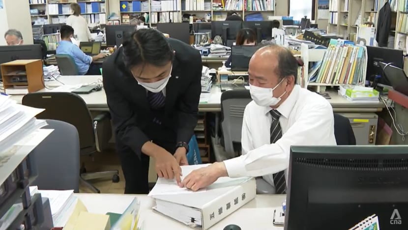Migrant workers in Japan: Firms turn to foreigners to ease labour shortage Migrant workers in Japan: Firms turn to foreigners to ease labour shortage