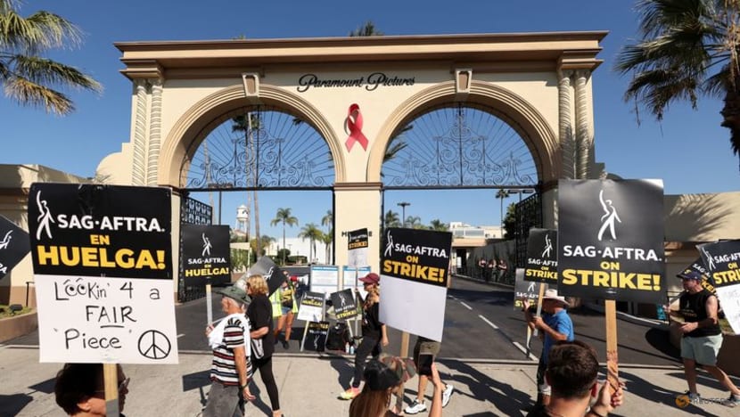 Actors, Hollywood studios still at odds on AI and other issues, union says