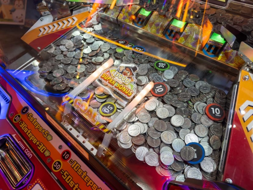 Really addictive': Arcade coin-pusher machines hook some patrons into  splurging hundreds of dollars - TODAY