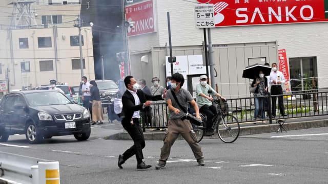 枪杀安倍晋三 日本警方从嫌犯家中发现多个自制武器