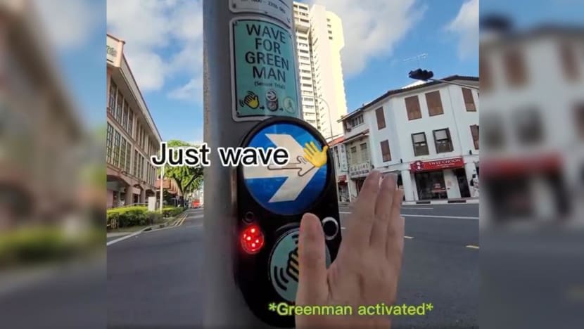 Lambai bagi lampu hijau: LTA uji cuba 'butang tanpa sentuh' di 4 tempat lintas jalan 