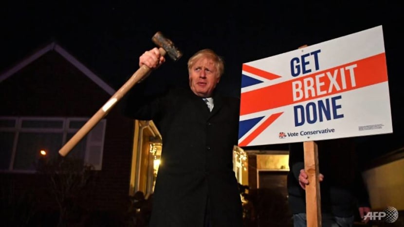Pound slumps as fears of hard Brexit resurface Pound slumps as fears of hard Brexit resurface