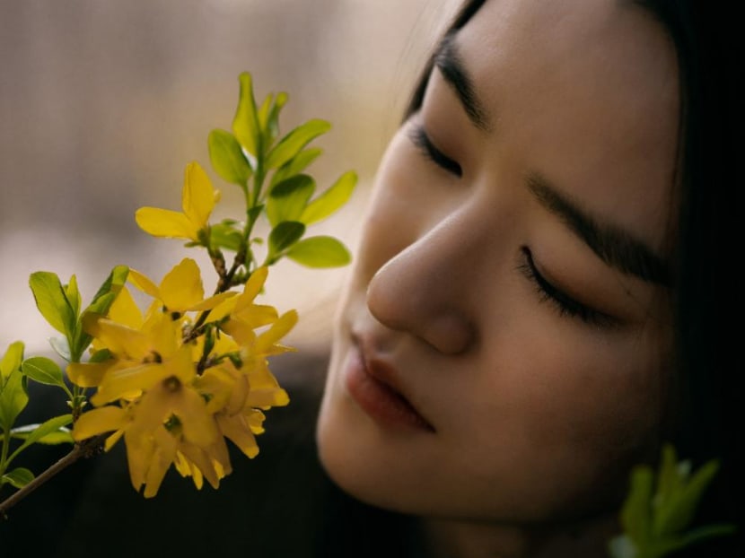 How the coronavirus steals the sense of smell, making food tasteless and odours noxious How the coronavirus steals the sense of smell, making food tasteless and odours noxious