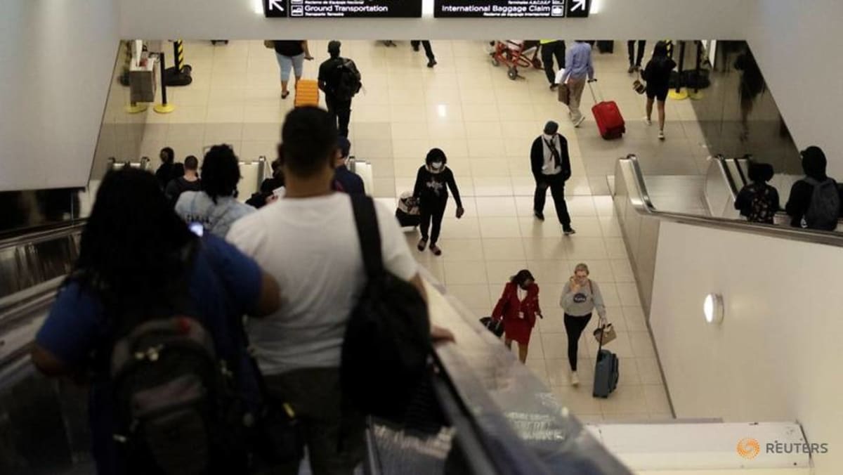 Kekacauan di bandara Atlanta saat pistol penjahat yang dihukum meledak, 3 terluka: Polisi