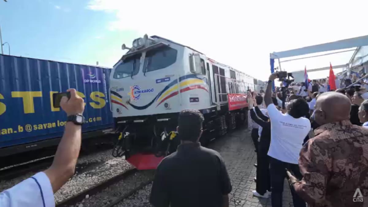 ASEAN aims to boost intra-regional trade through better transport connectivity ASEAN aims to boost intra-regional trade through better transport connectivity