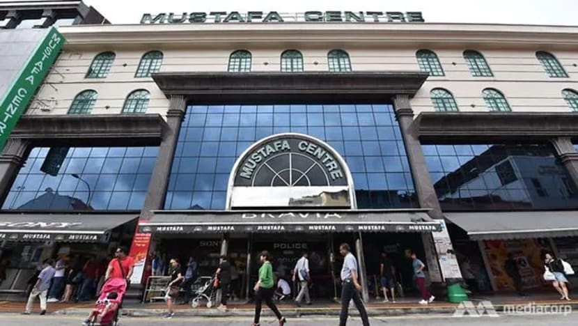 Lelaki tukar tanda harga untuk jimat S$980 di Mustafa Centre, didenda S$2,500