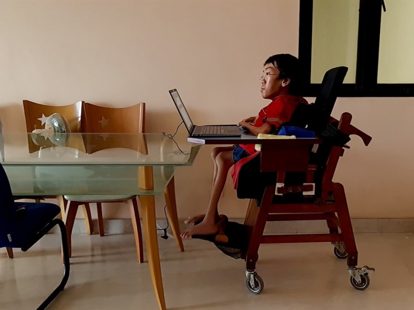 Having spinal muscular atrophy has not stopped the author from pursuing a degree, completing internships and writing columns for TODAY, thanks to technology.