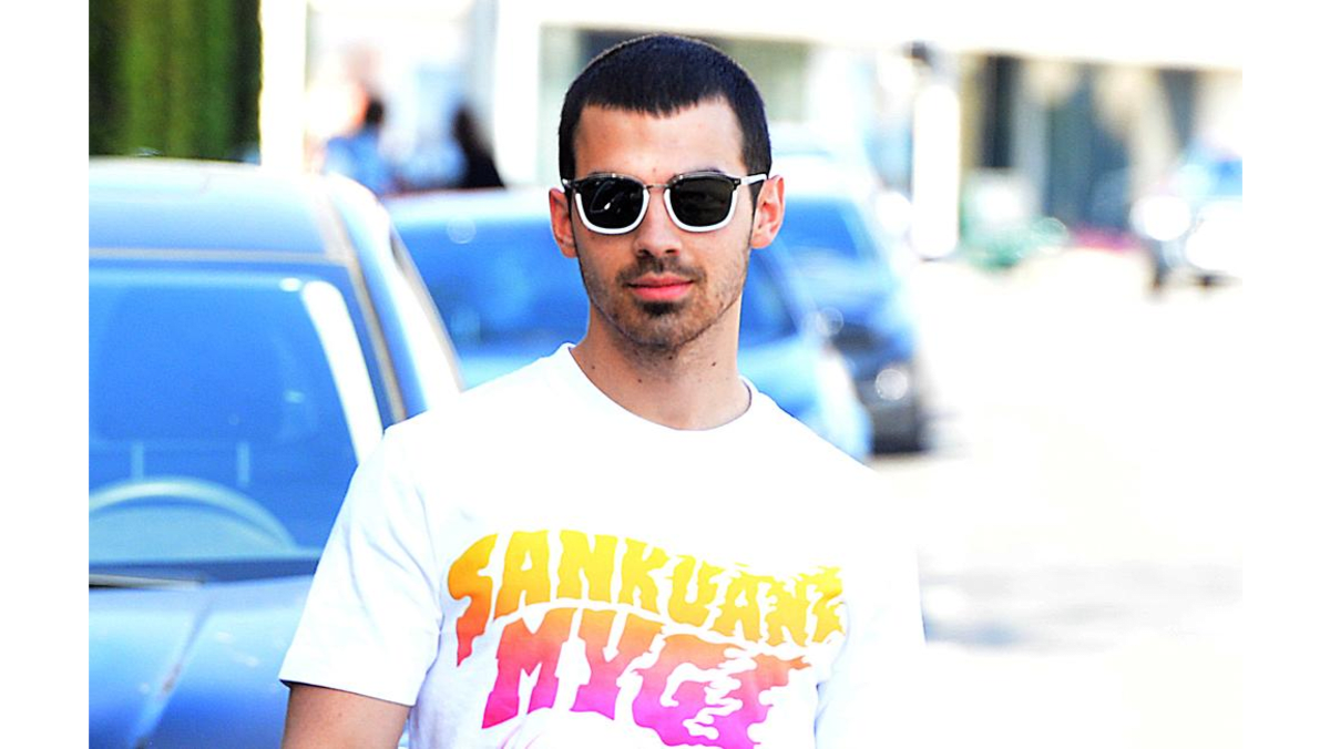 Joe Jonas steals clothes from brother Nick Jonas 8days