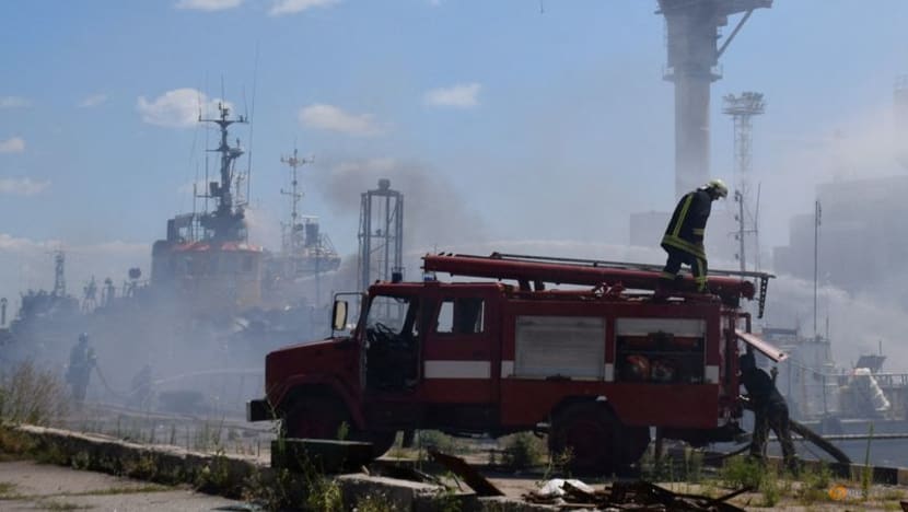 Ukraine works to resume grain exports despite Russian strike on Odesa Ukraine works to resume grain exports despite Russian strike on Odesa