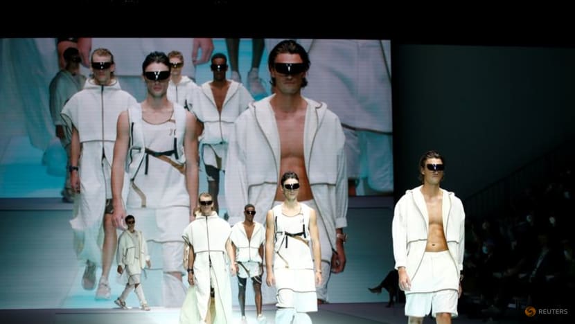 Emporio Armani marks 40 years with soft, fluid spring collection Emporio Armani marks 40 years with soft, fluid spring collection