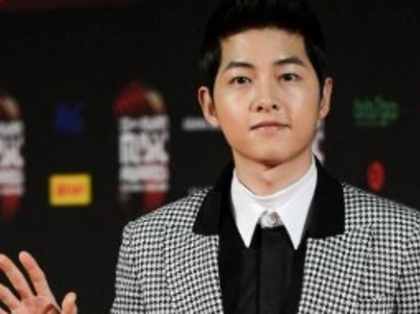 Korean actor Song Joong-ki threatens to sue for rumours of dating Korean actor Song Joong-ki threatens to sue for rumours of dating