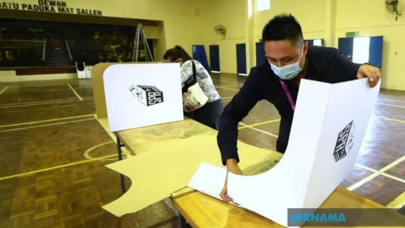 KOMENTAR: Aneka gabungan parti mungkin rumitkan pembentukan kerajaan susuli PRU15 KOMENTAR: Aneka gabungan parti mungkin rumitkan pembentukan kerajaan susuli PRU15