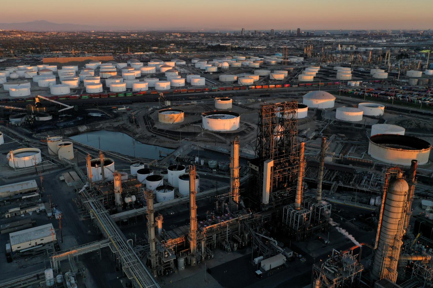 Why is there a worldwide oil-refining crunch? Why is there a worldwide oil-refining crunch?