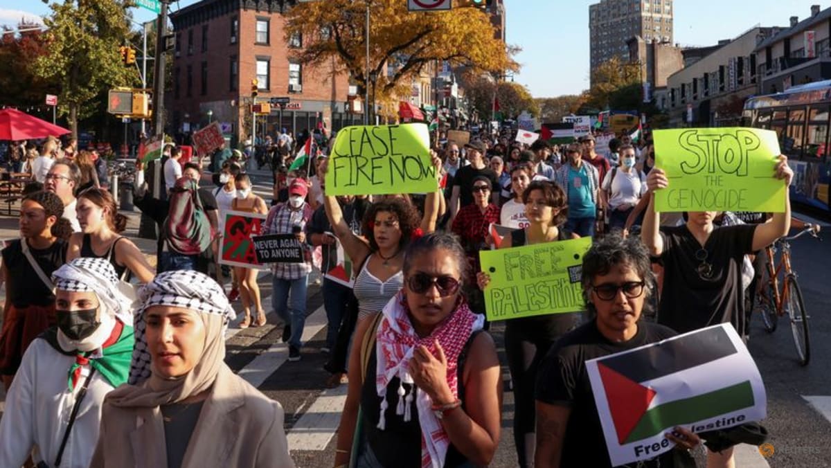 Protesters shut New York's Grand Central, seeking Gaza ceasefire - TODAY