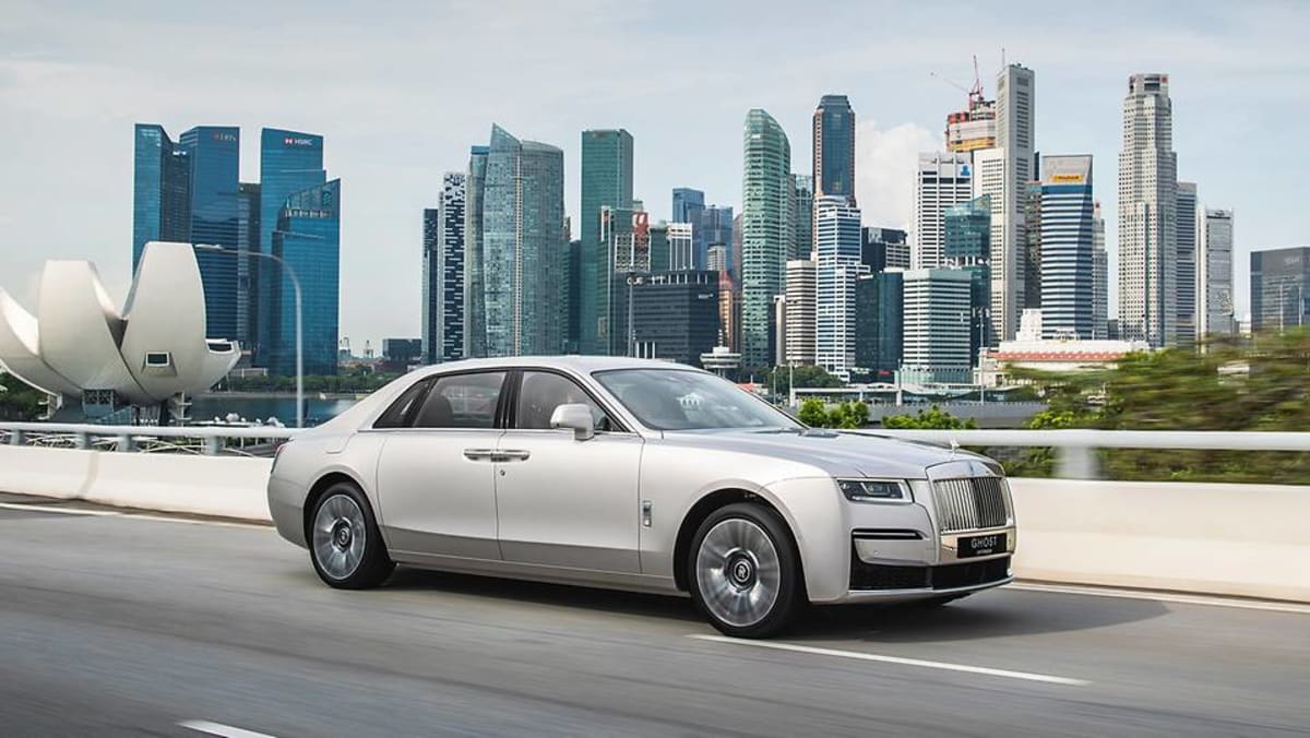 rolls-royce-s-new-entry-level-limo-will-still-cost-you-susd1-5-million