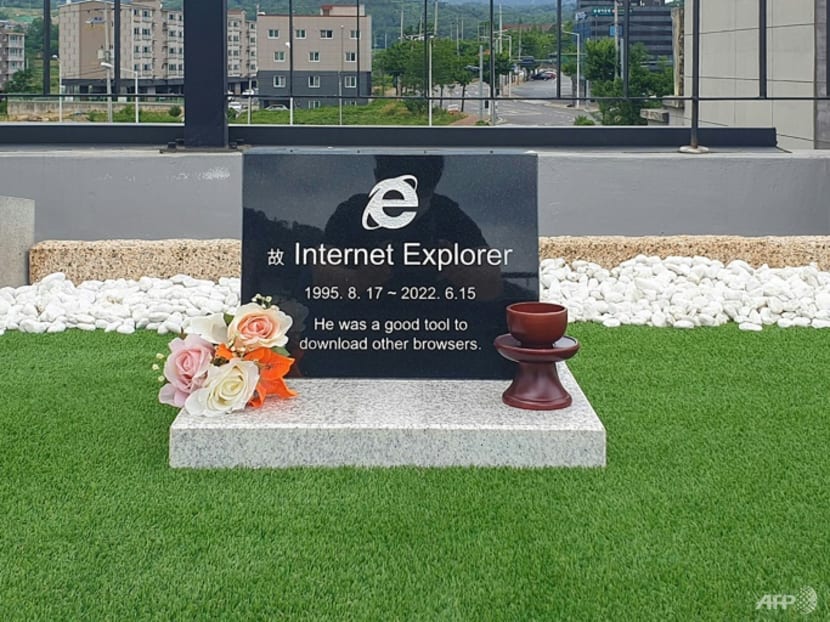 Why 'buggy', 'defunct' Internet Explorer lives on in high-tech South Korea Why 'buggy', 'defunct' Internet Explorer lives on in high-tech South Korea