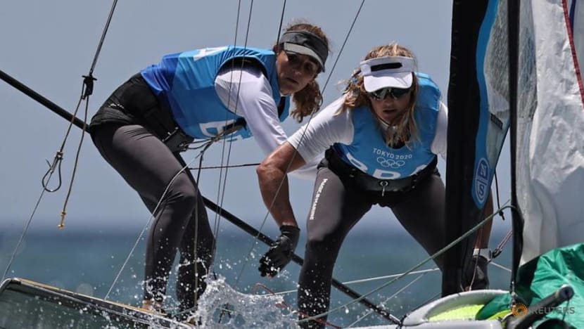 Olympics-Sailing-Britons bag two sailing golds, Brazil win women's 49er FX Olympics-Sailing-Britons bag two sailing golds, Brazil win women's 49er FX