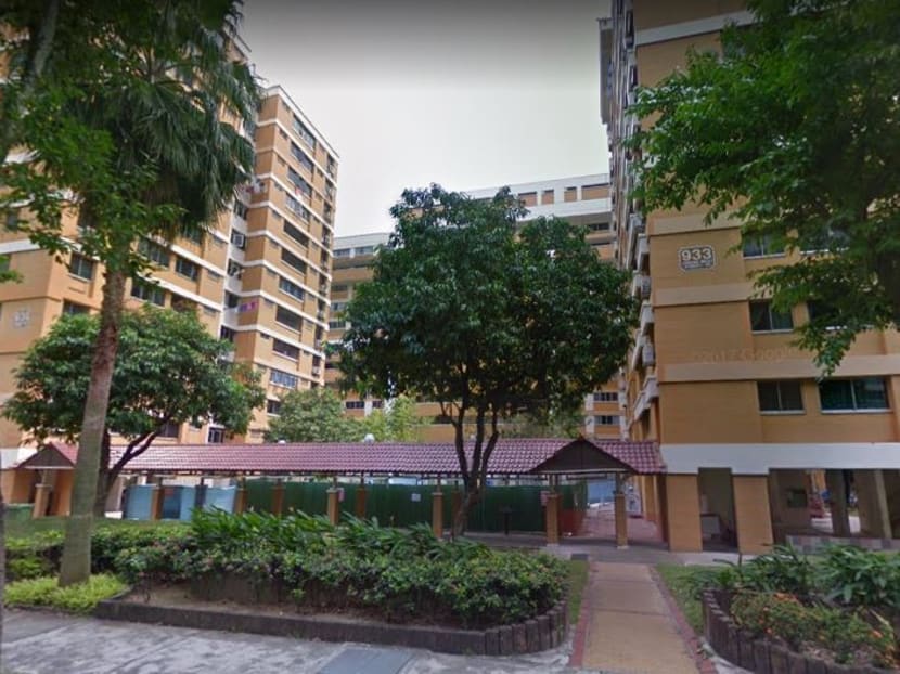 The deaths were among 60 dengue cases that have been reported in the cluster which comprise 10 blocks (Blocks 933, 940, 943, 945, 946, 947, 948, 949, 950 and 952) in Jurong West Street 91, and two blocks (Blocks 920 and 928) in Jurong West Street 92.