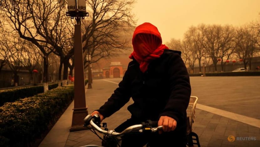 Flights cancelled as Beijing chokes in worst standstorm in a decade Flights cancelled as Beijing chokes in worst standstorm in a decade
