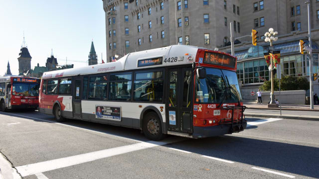 加拿大巴士翻覆 造成四死53伤