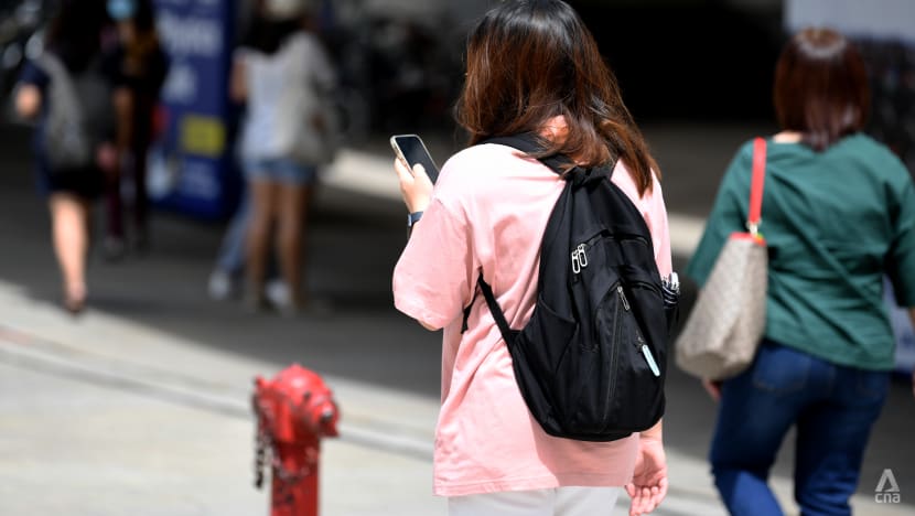 SMS hyperlinks from government agencies still necessary in certain circumstances: Shanmugam SMS hyperlinks from government agencies still necessary in certain circumstances: Shanmugam