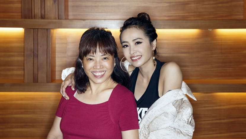 Jolin Tsai teams up with her mother for charity