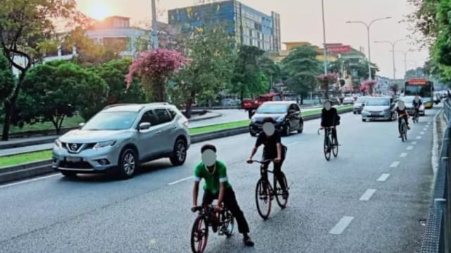 “蚊型脚踏车”再现马国道路 网民愤怒批评