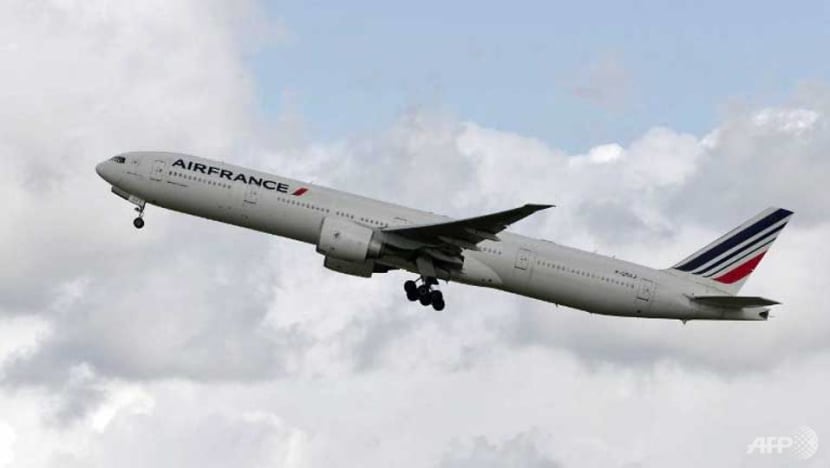 Child found dead in undercarriage of plane at Paris airport Child found dead in undercarriage of plane at Paris airport