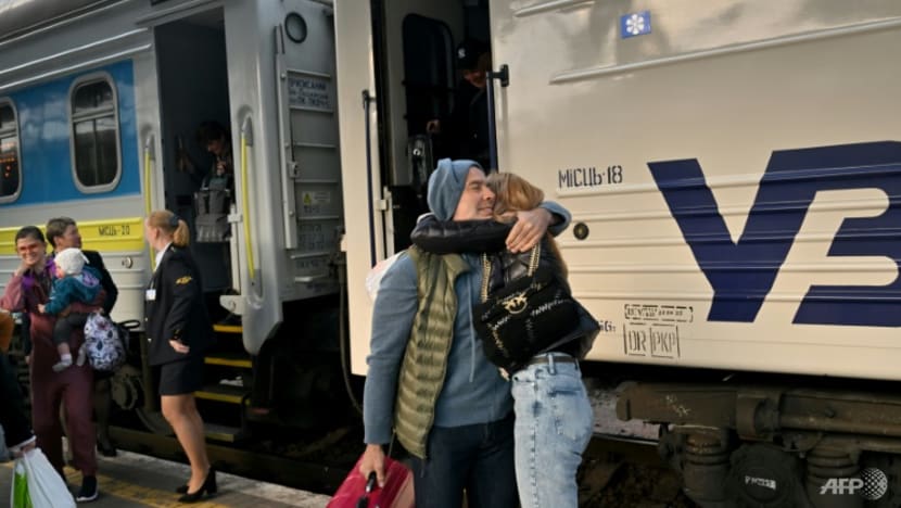 Getting used to war, Ukraine refugees flood back to Kyiv Getting used to war, Ukraine refugees flood back to Kyiv