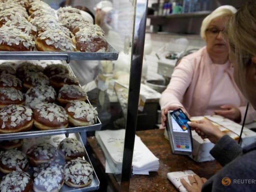 Doughnut-loving Poles cram in calories as Fat Thursday lifts pandemic gloom Doughnut-loving Poles cram in calories as Fat Thursday lifts pandemic gloom
